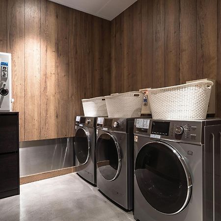Phoenix Hotel Тайджун Екстериор снимка
