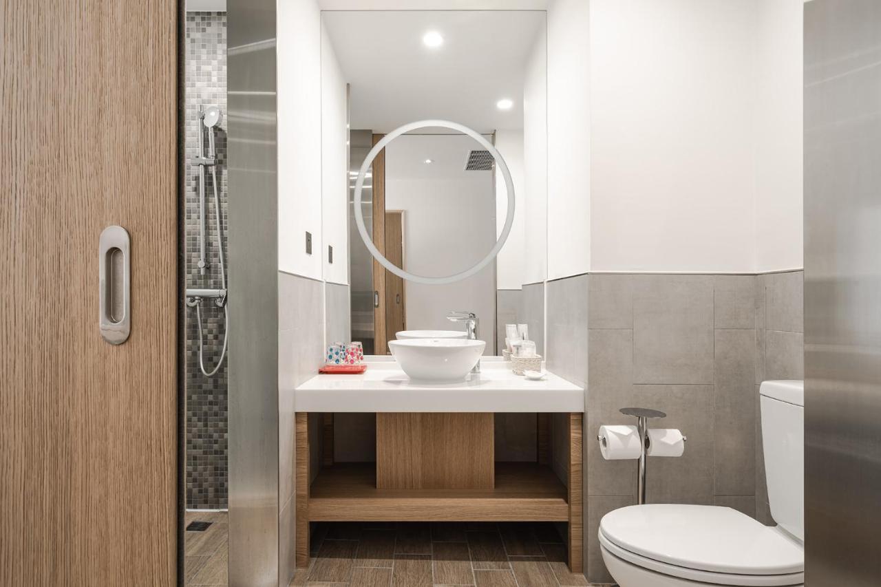 Phoenix Hotel Тайджун Екстериор снимка