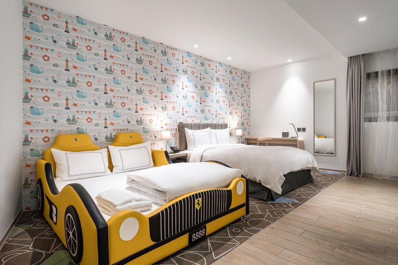 Phoenix Hotel Тайджун Екстериор снимка