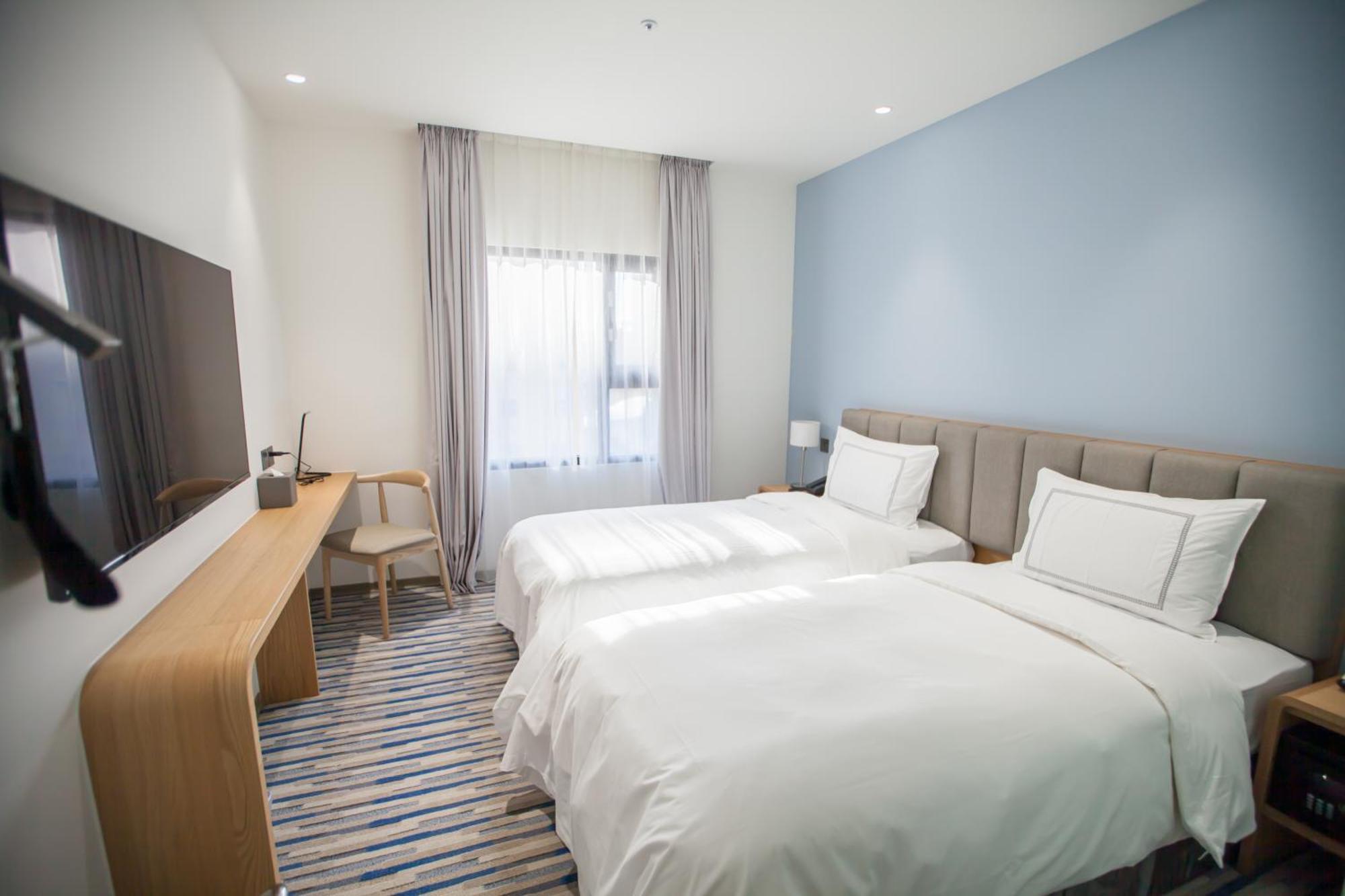 Phoenix Hotel Тайджун Екстериор снимка